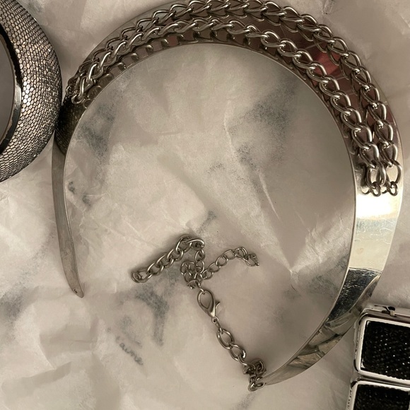 “3 BRACELETS (plus free choker) - Picture 10 of 12